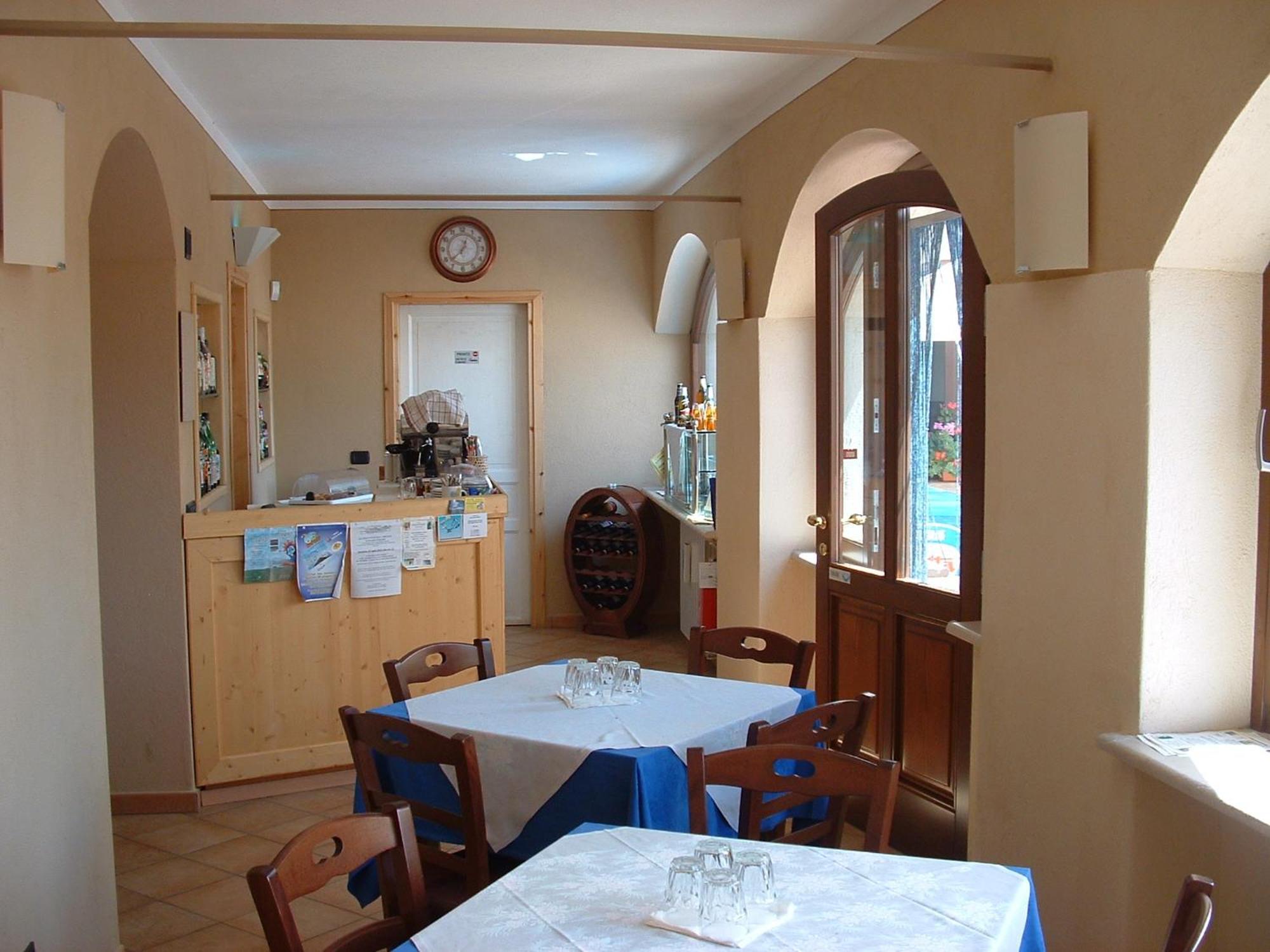 Locanda Dl'Angel Villar San Costanzo Екстер'єр фото
